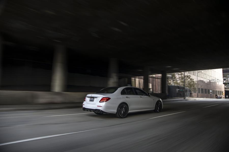  Mercedes-AMG E53 4Matic+ 2018 года  (NA) (фото 24 из 40)